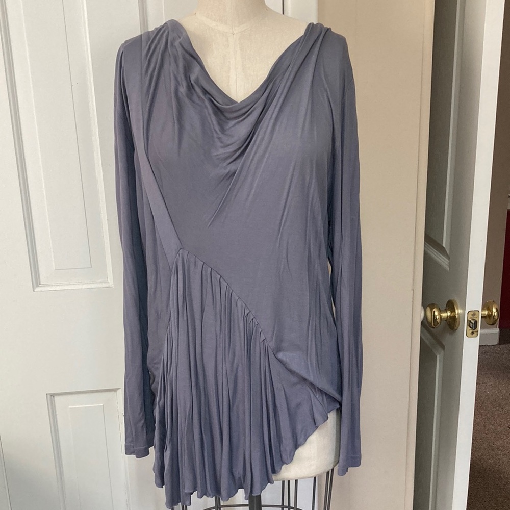 Gorgeous Cowell neck knit asymmetrical blouse by APU, size large. NWT